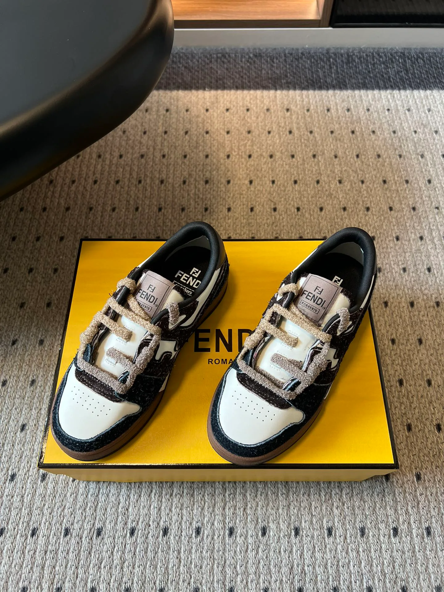 Кроссовки Женские Fendi 18497968