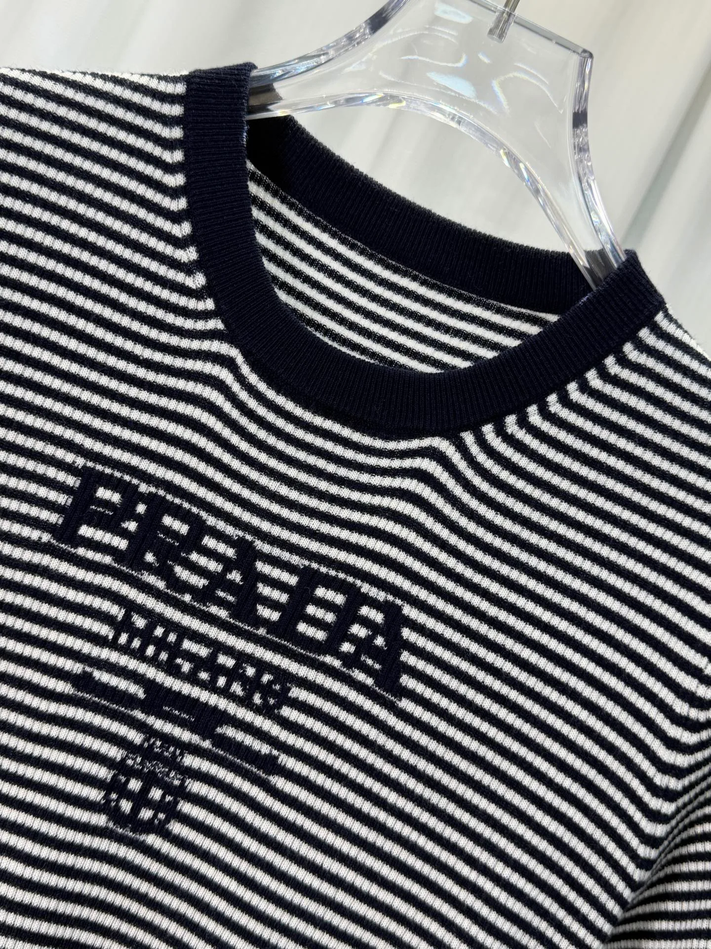 Футболки Женские Prada 13237505