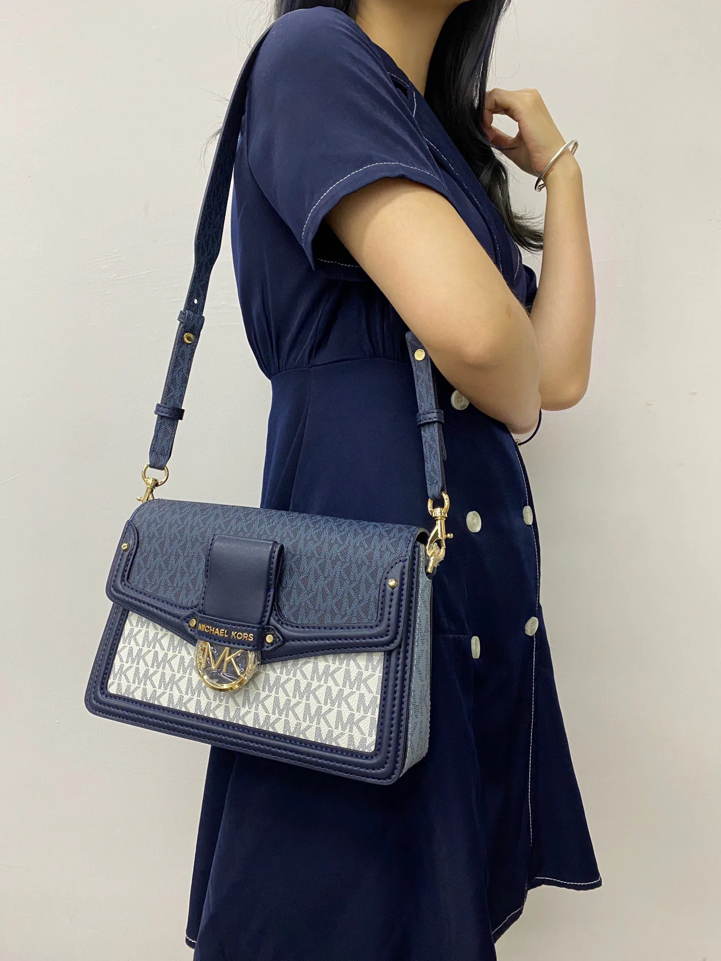 Сумки На Ремне Женские Michael Kors 803370