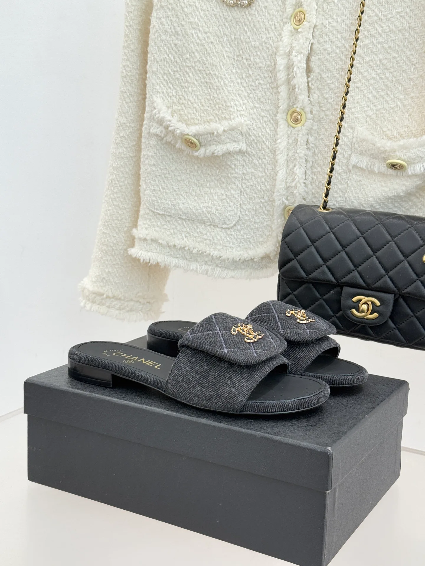 Шлепанцы Женские Chanel 9499382