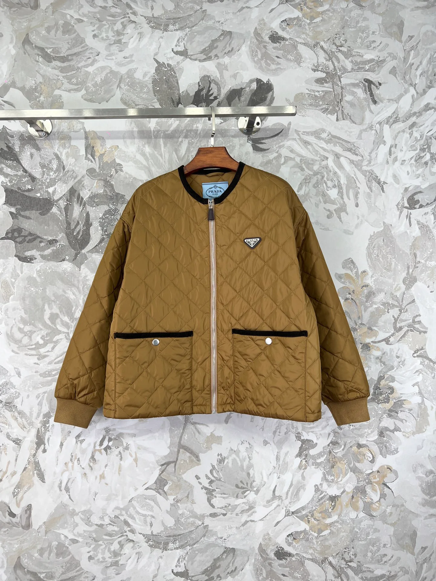 Куртки И Пуховики Женские Prada 4735109