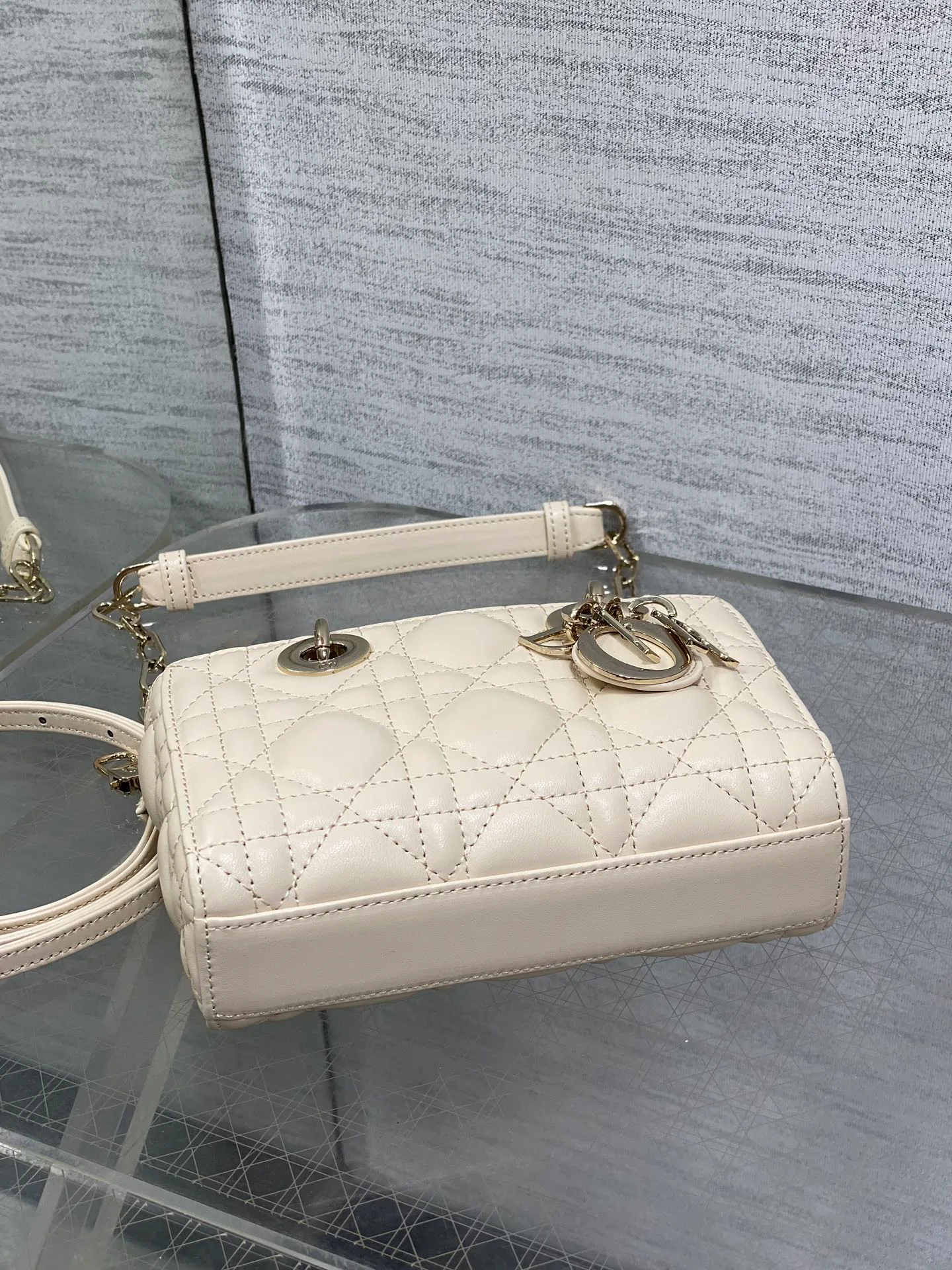 Классические Сумки Женские Christian Dior 17770371
