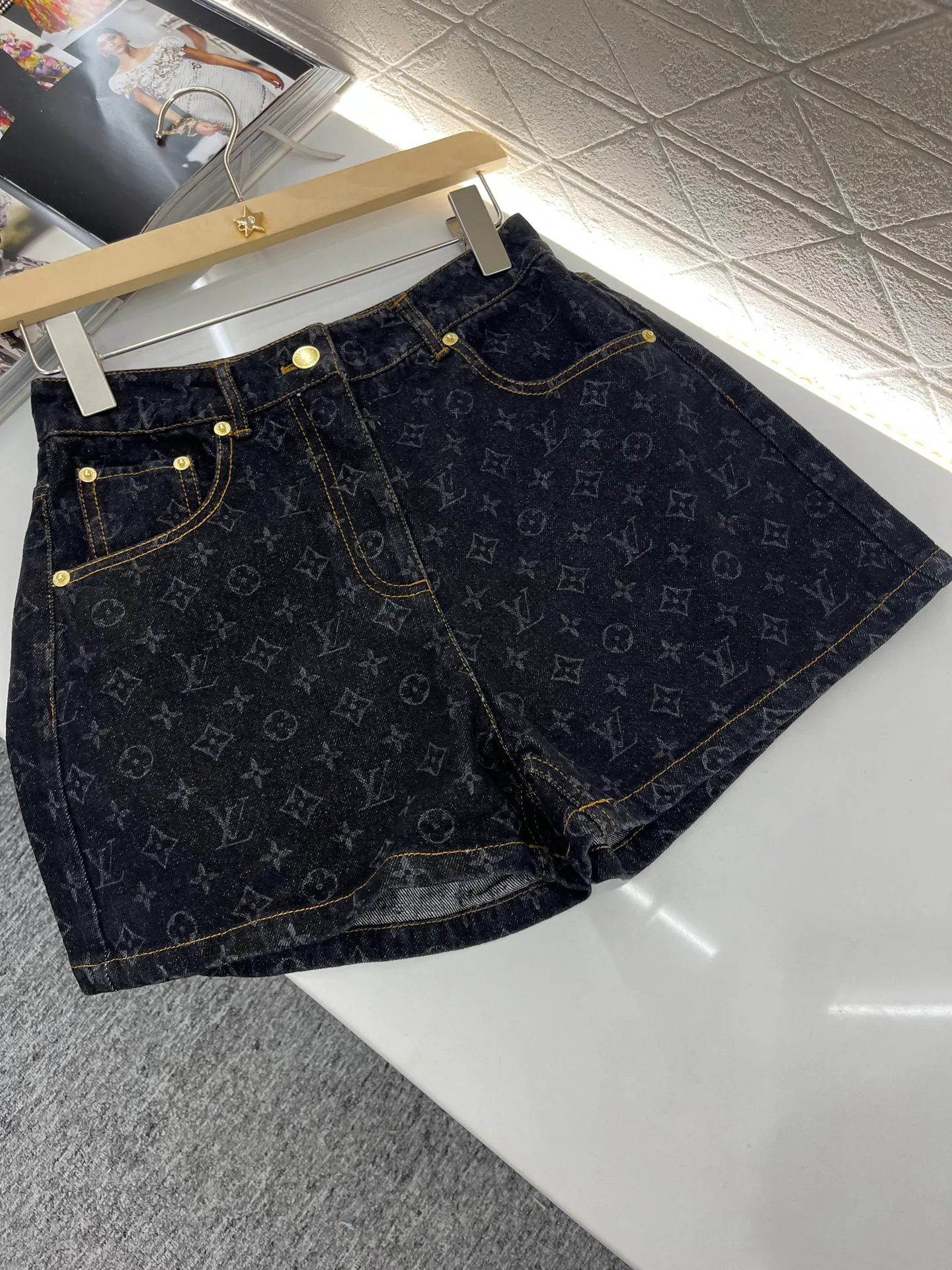 Шорты Женские Louis Vuitton 23066