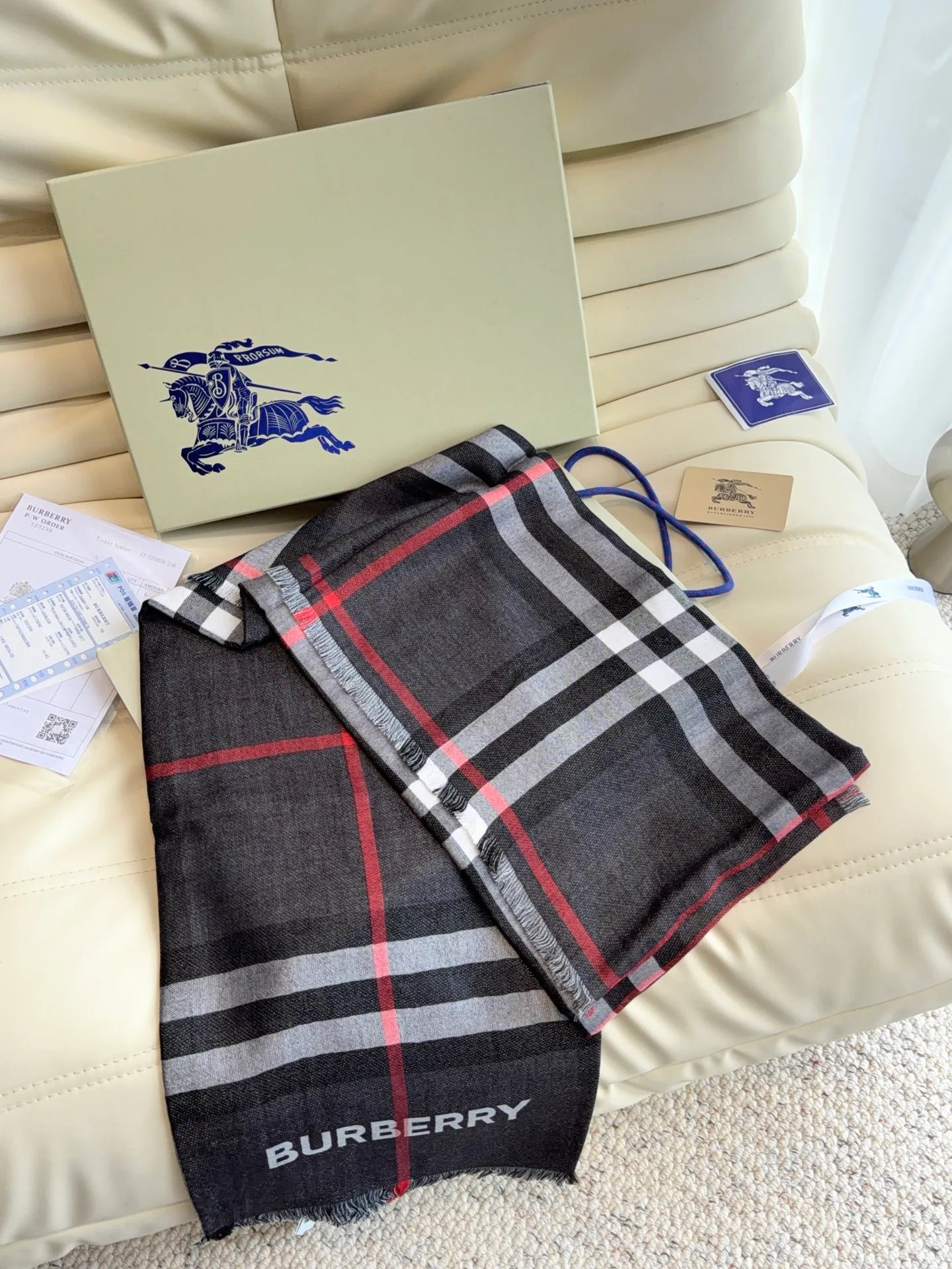 Шарфы Burberry 18401187
