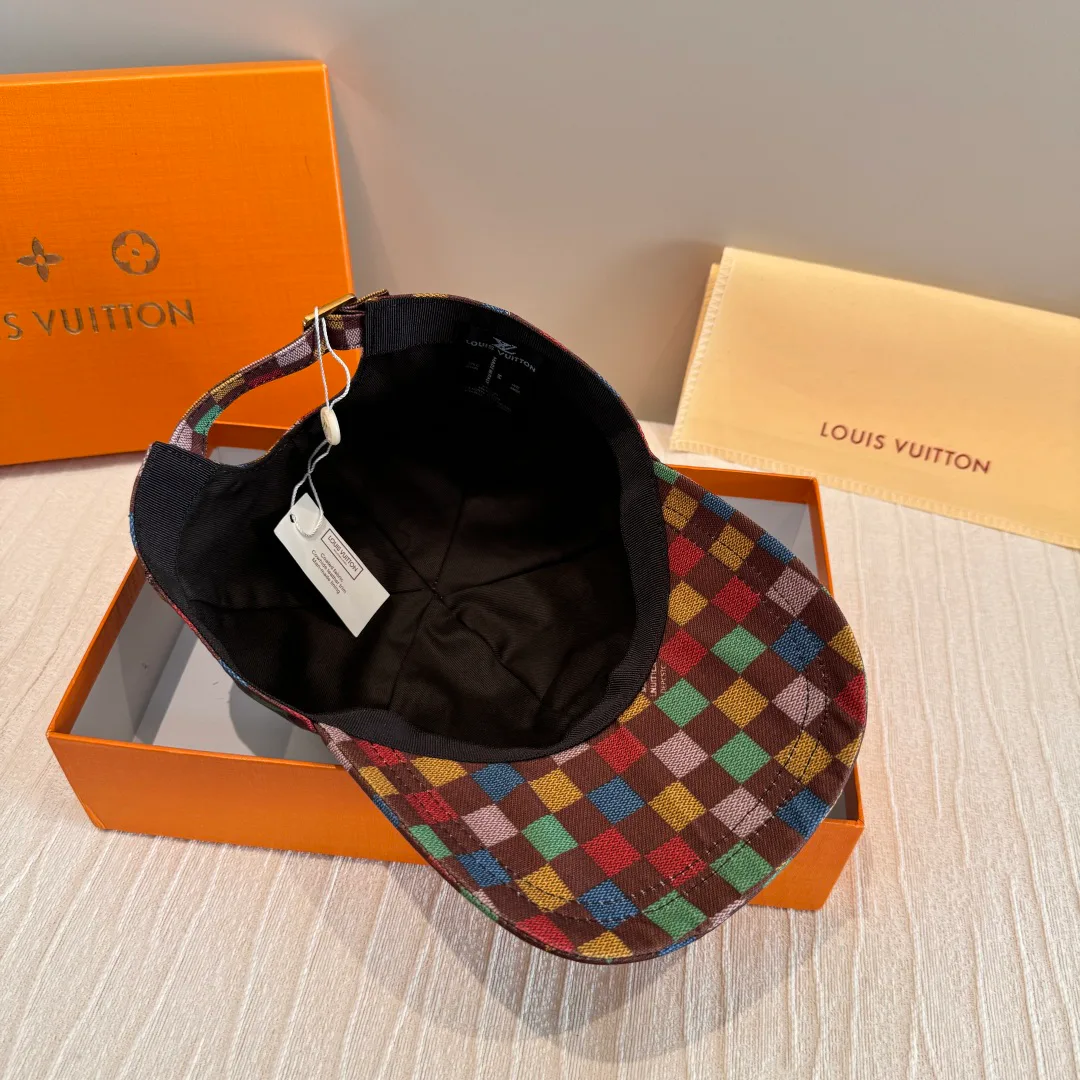 Головные Уборы Louis Vuitton 11529595