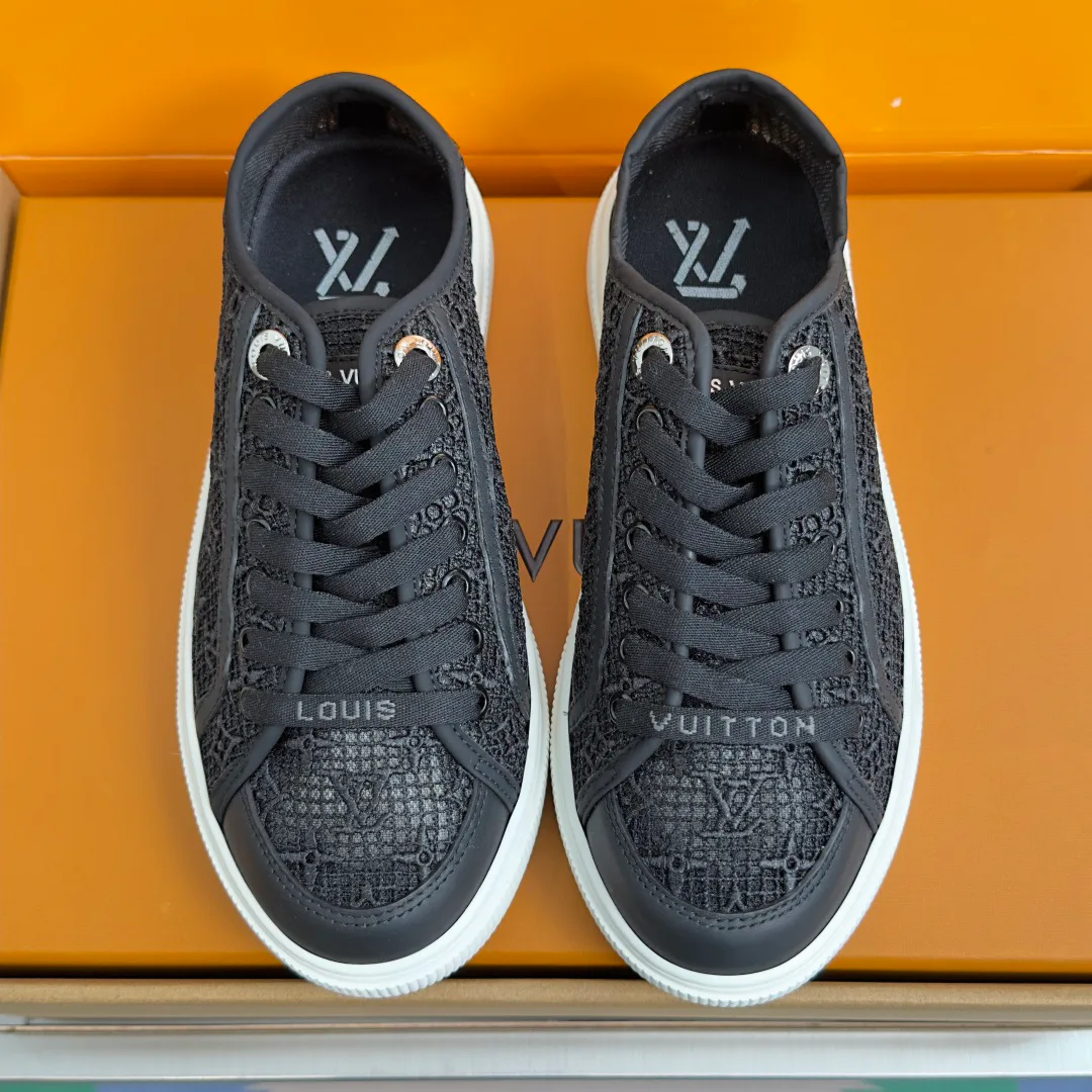 Кроссовки Женские Louis Vuitton 17950715