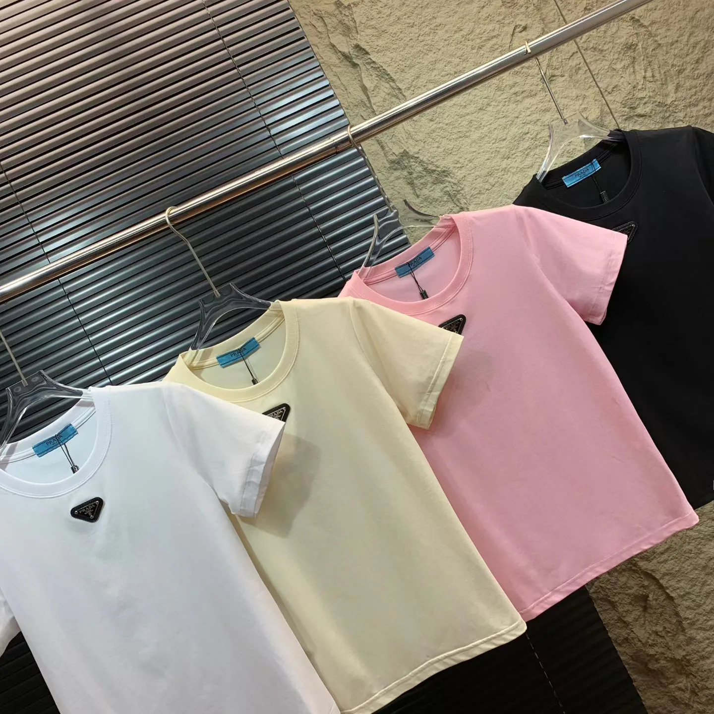 Футболки Женские Prada 1495490