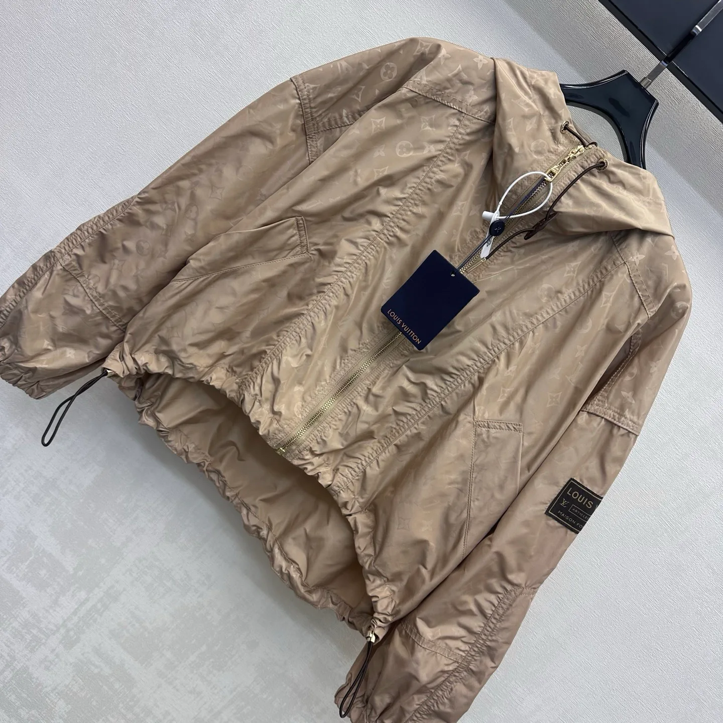 Куртки И Пуховики Женские Louis Vuitton 18226295