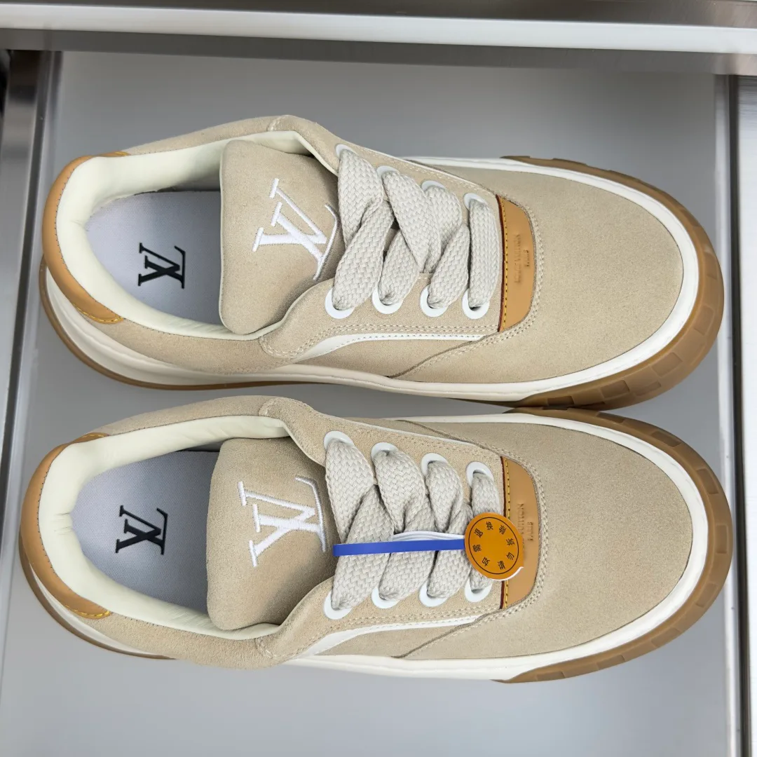 Кроссовки Женские Louis Vuitton 18703784