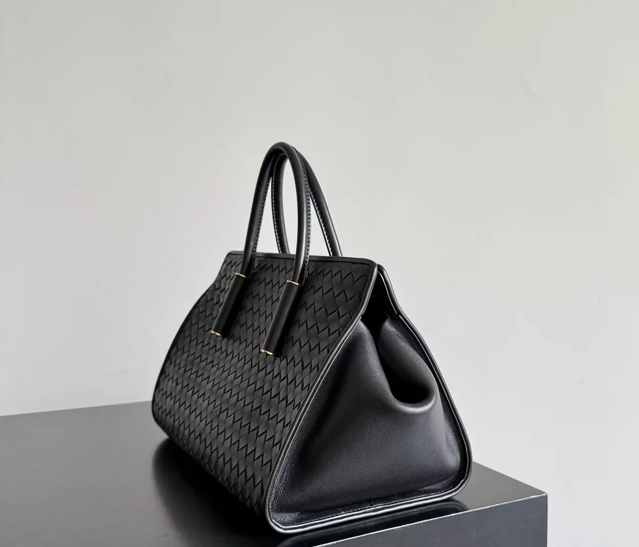 Классические Сумки Женские Bottega Veneta 17973994