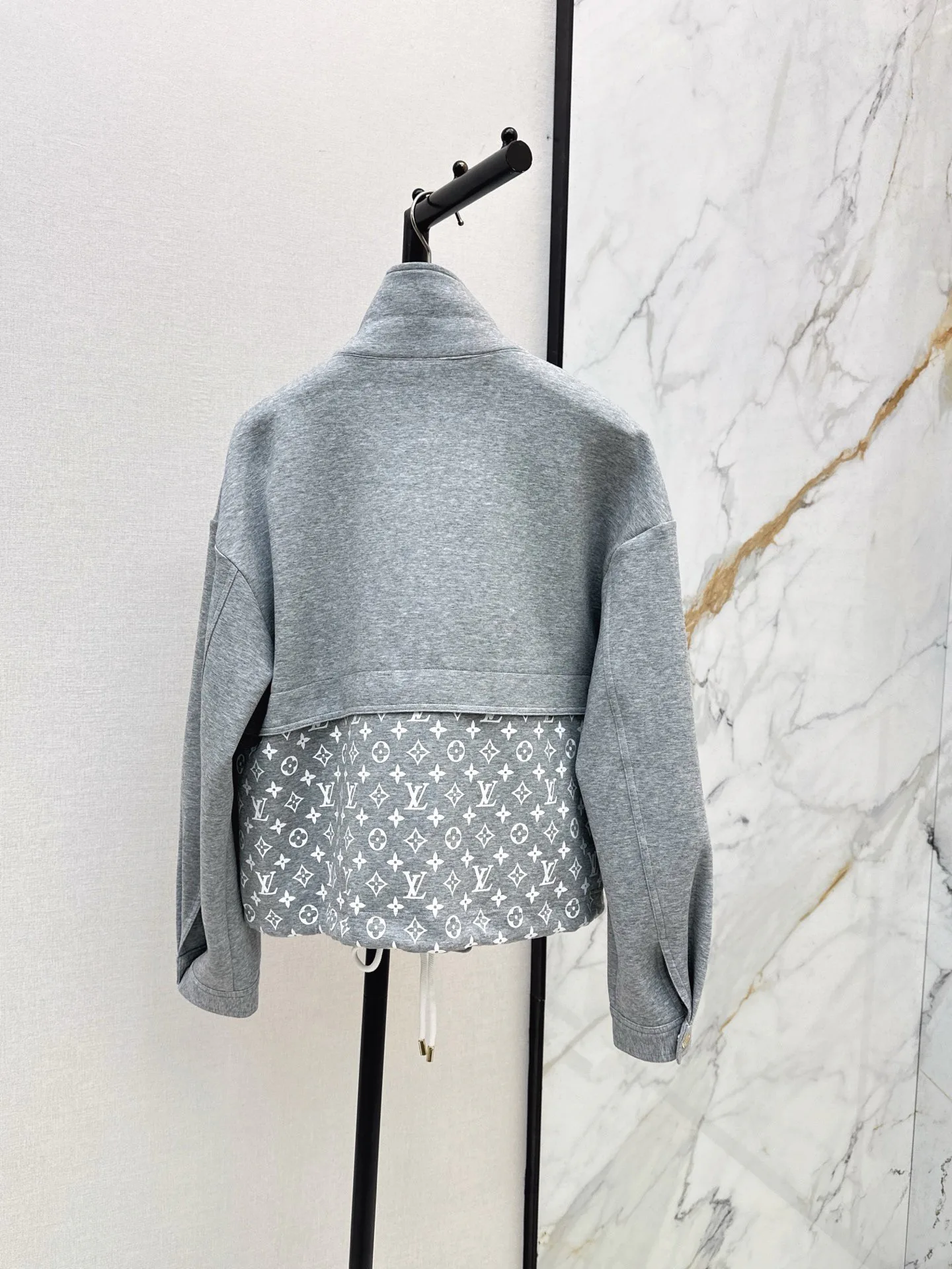 Куртки И Пуховики Женские Louis Vuitton 18423964