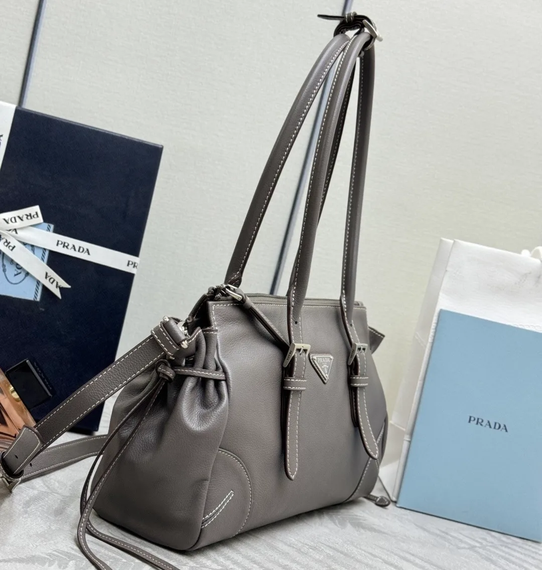 Классические Сумки Женские Prada 13223408