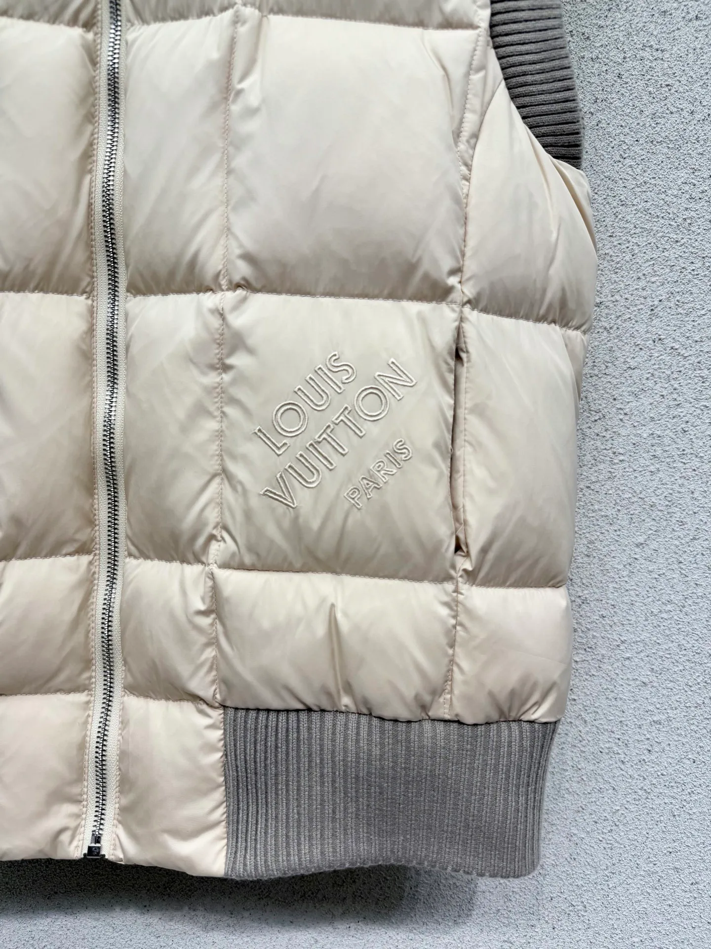 Жилеты Женские Louis Vuitton 19323519