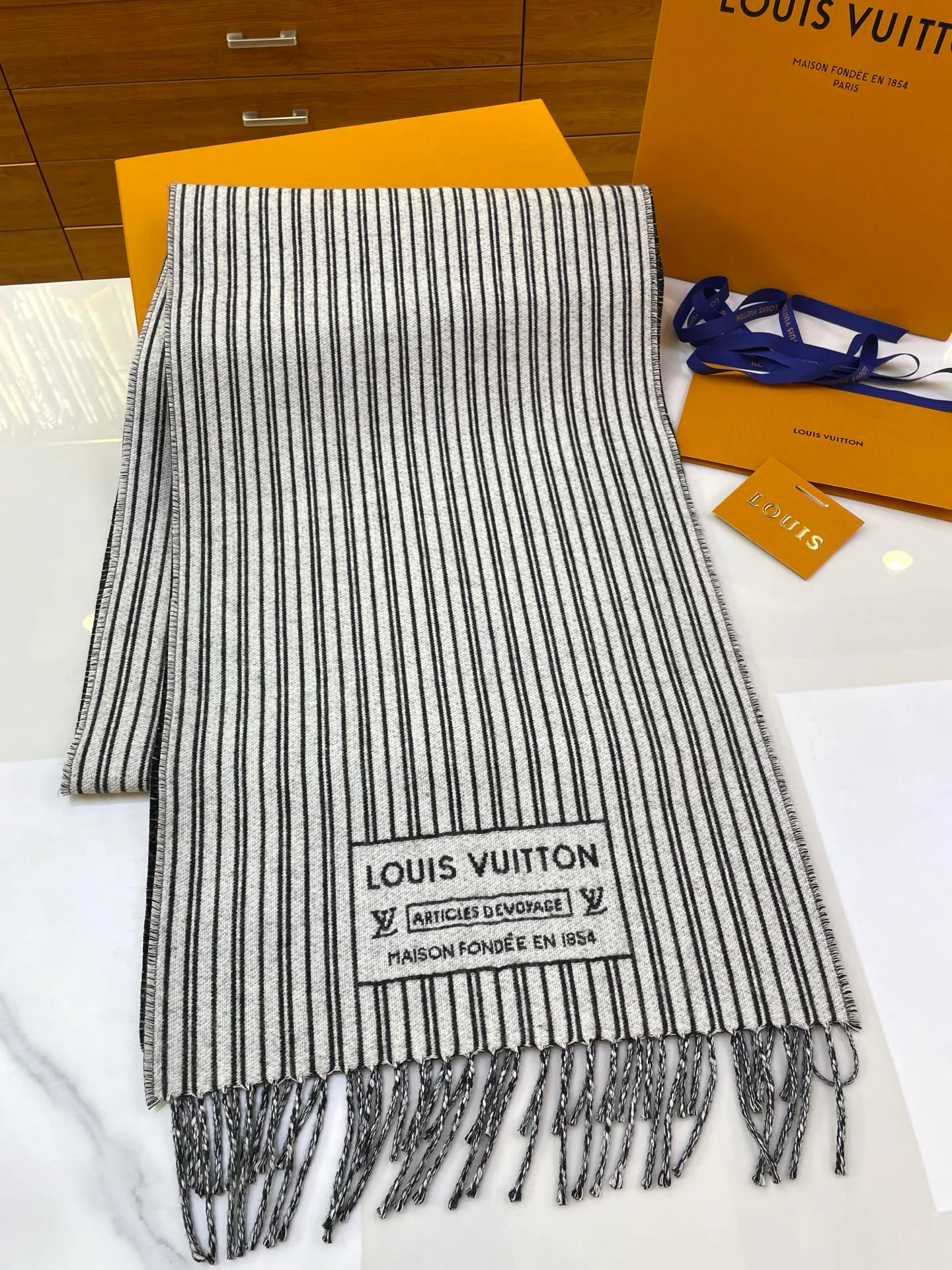 Шарфы Louis Vuitton 416740