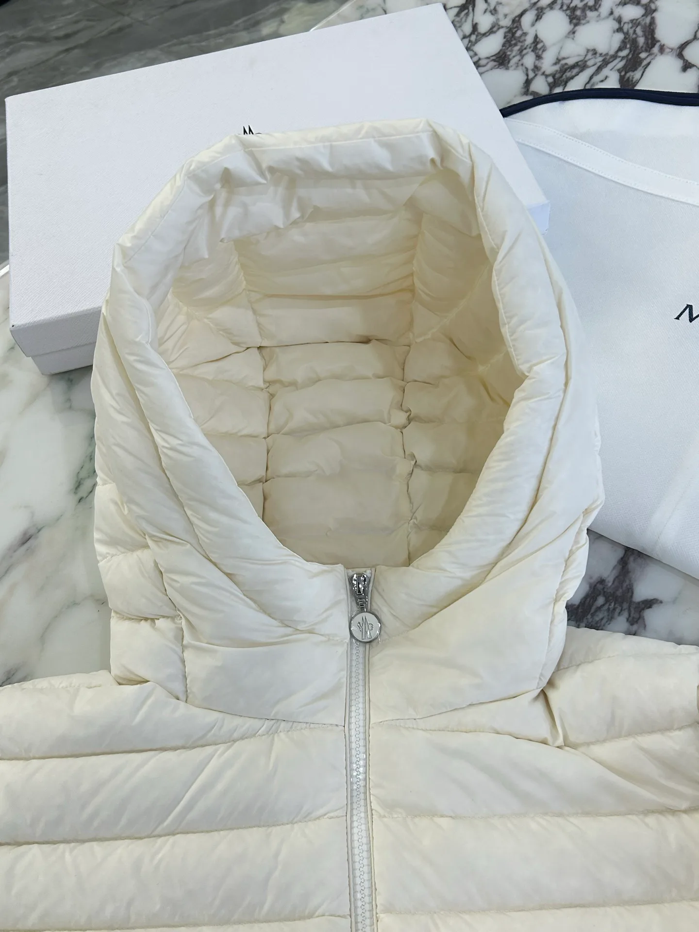 Куртки И Пуховики Мужские Moncler 18231513