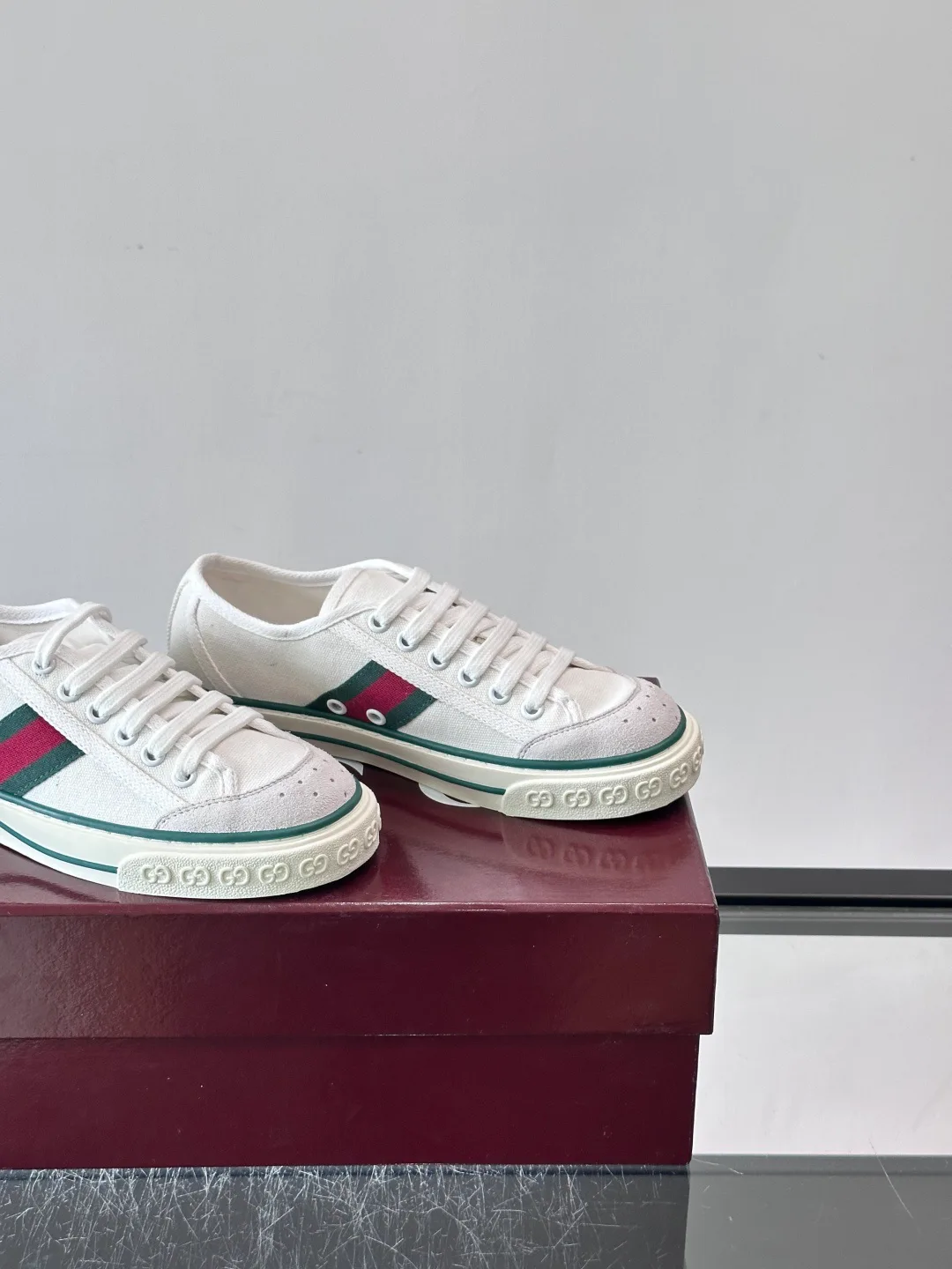 Кроссовки Женские Gucci 17941061