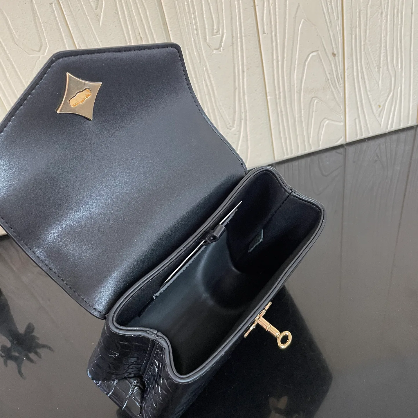 Сумки На Ремне Женские Louis Vuitton 515532