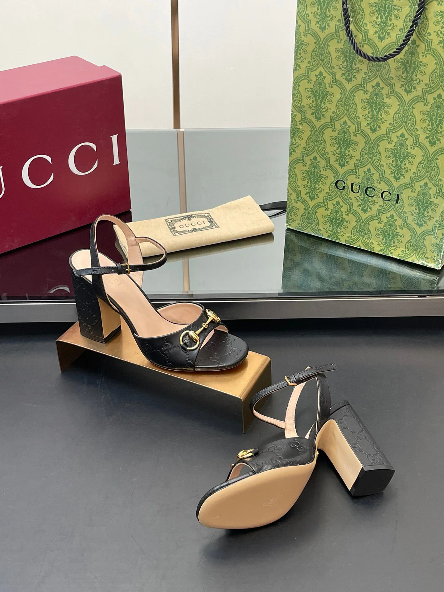 Босоножки Женские Gucci 17614710