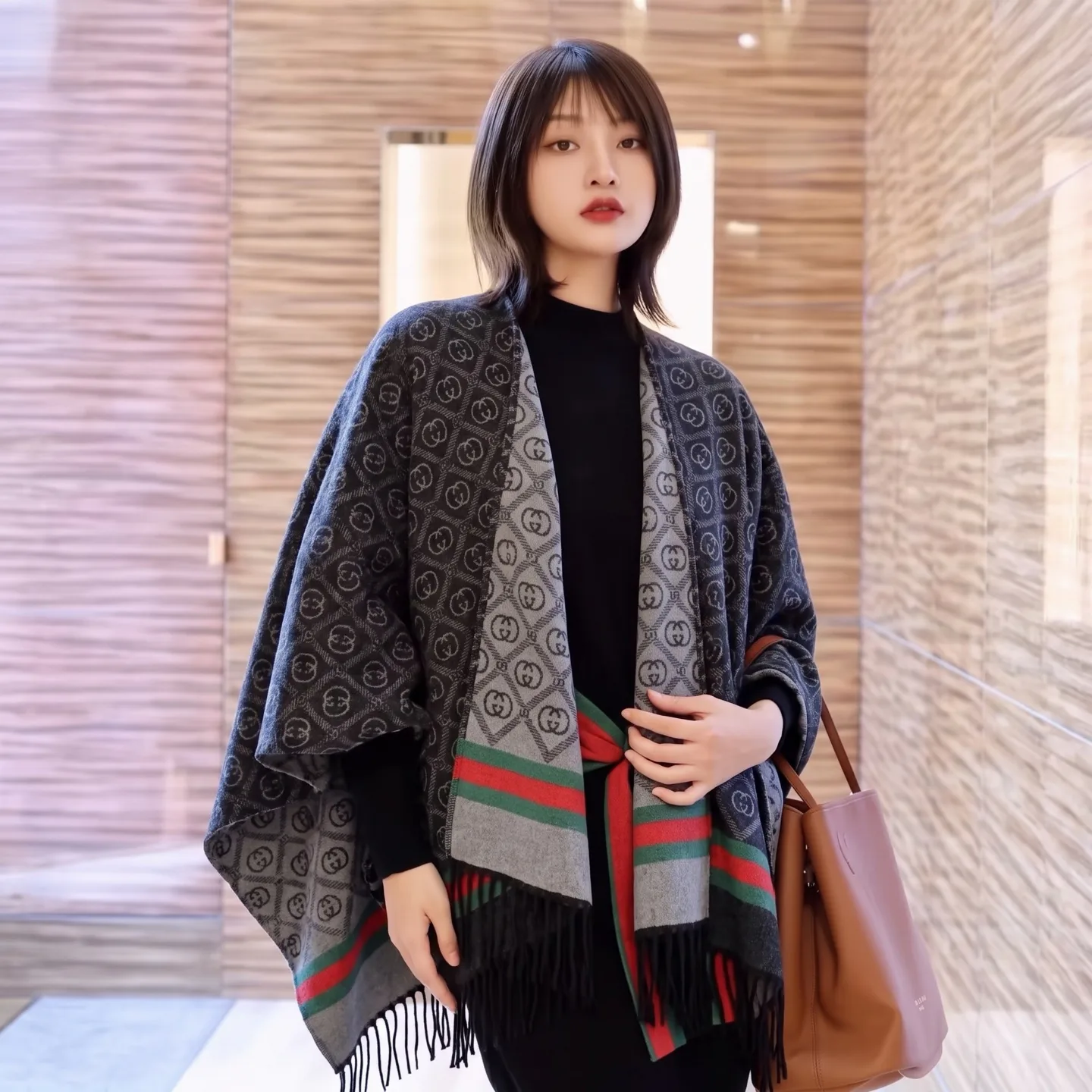 Пальто Женские Gucci 18763811