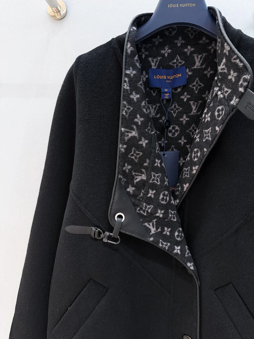 Пальто Женские Louis Vuitton 19082078