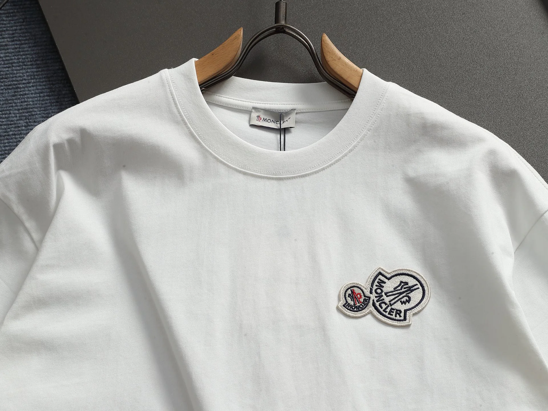 Футболки Женские Moncler 1617509