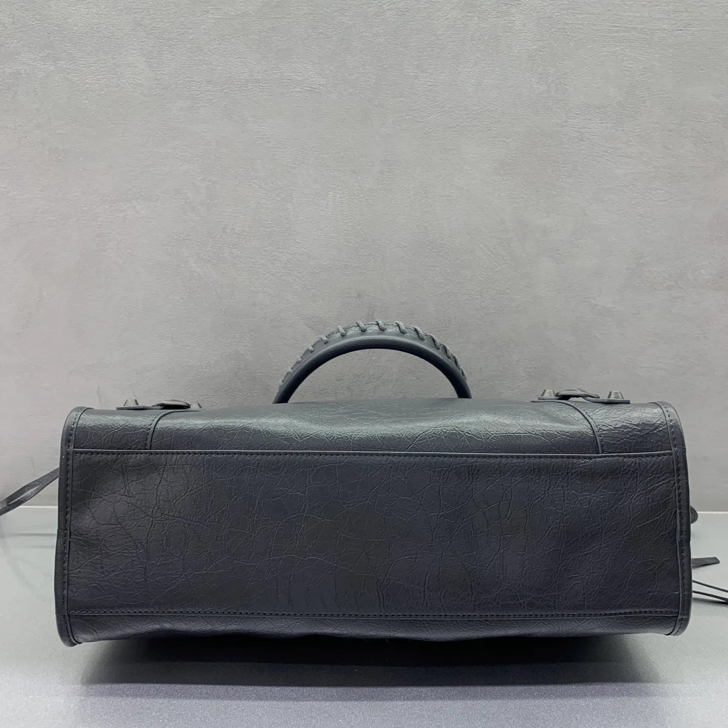 Классические Сумки Женские Balenciaga 18135966