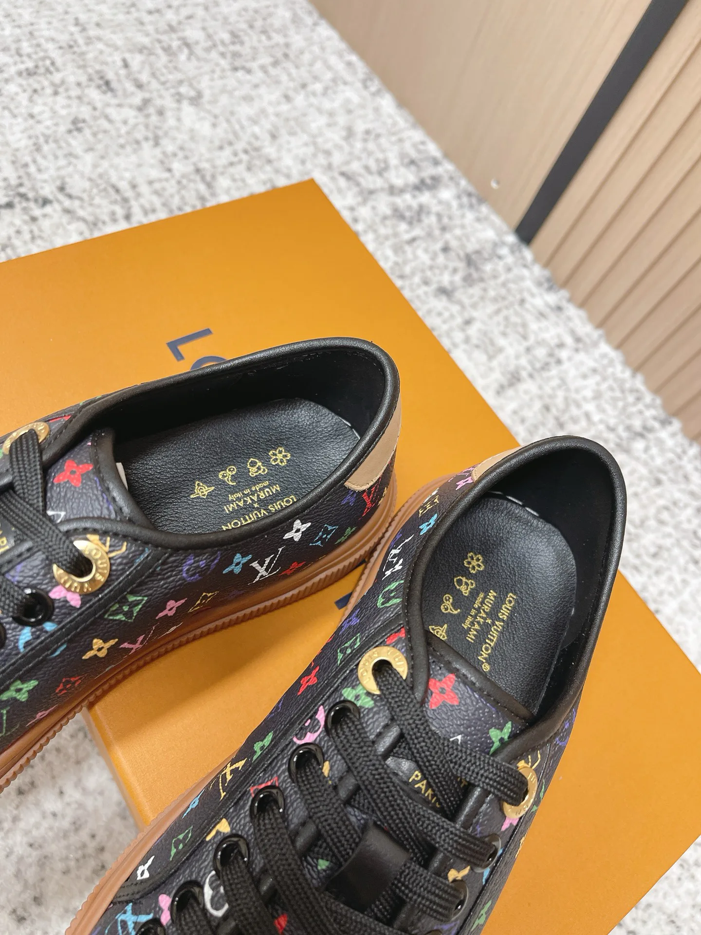 Кроссовки Женские Louis Vuitton 1511842