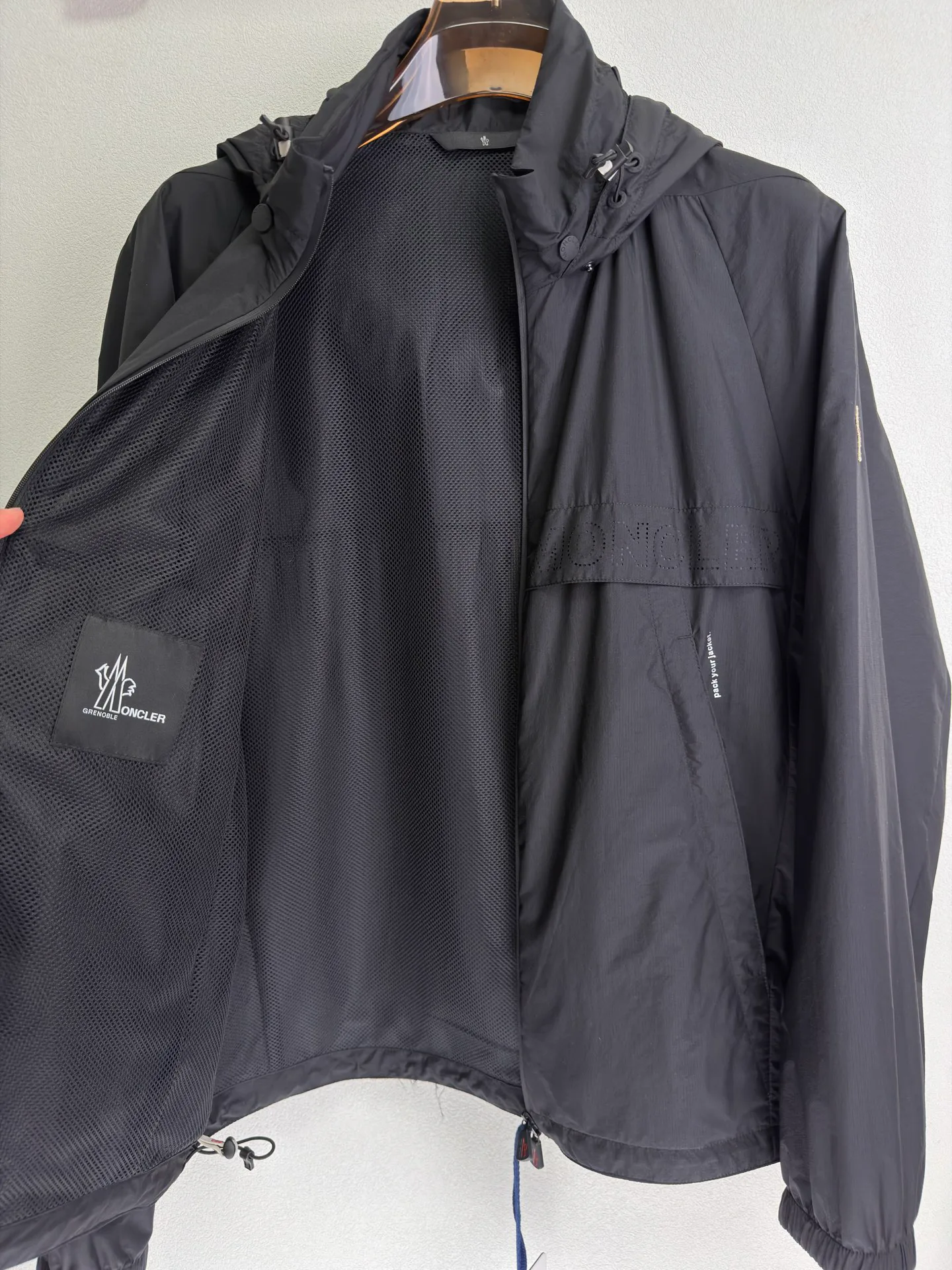 Куртки И Пуховики Мужские Moncler 10036661