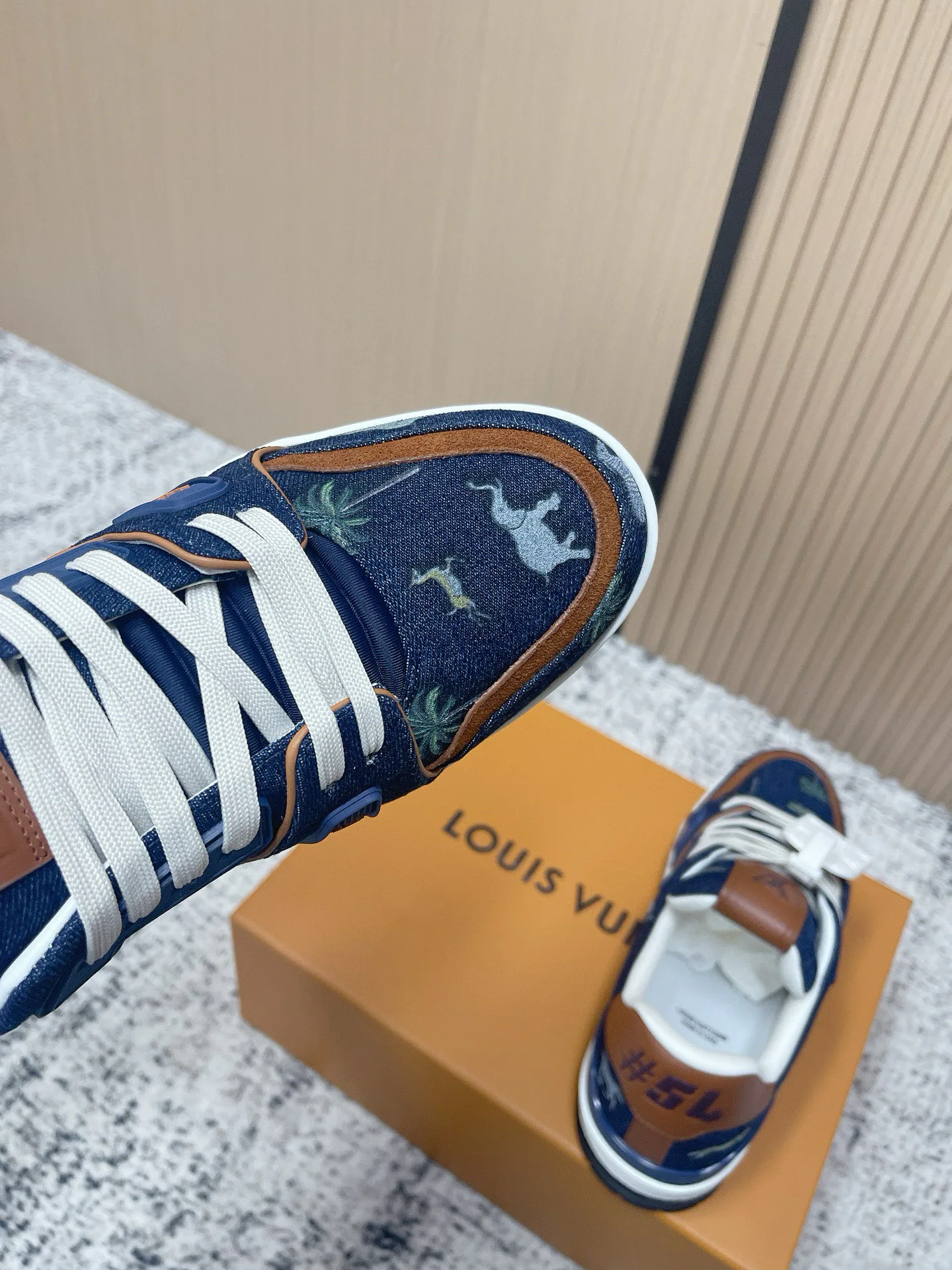 Кроссовки Женские Louis Vuitton 12785849