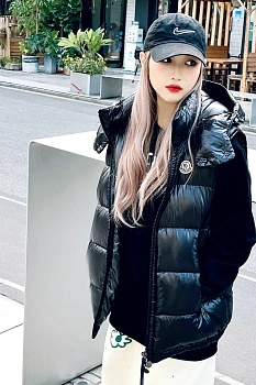 Жилеты Женские Moncler 887150