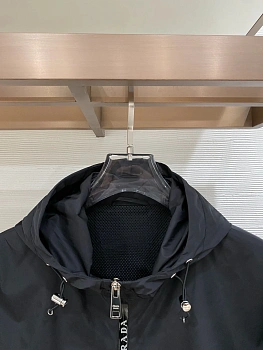 Куртки И Пуховики Мужские Prada 11392175