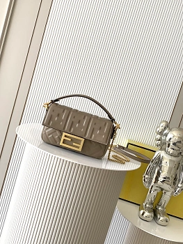 Сумки На Ремне Женские Fendi 13234570