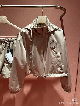 Куртки И Пуховики Женские Fendi 32920