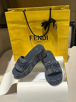 Шлепанцы Женские Fendi 18158