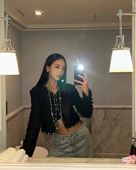 Куртки И Пуховики Женские Chanel 402860