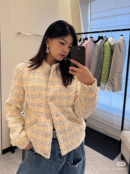 Куртки И Пуховики Женские Chanel 31332