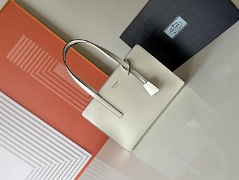 Классические Сумки Женские Prada 6952