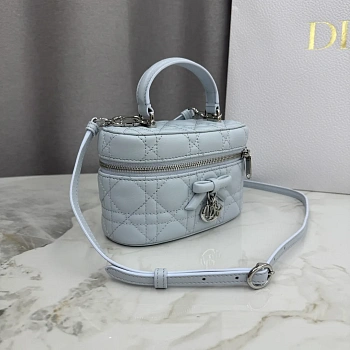 Классические Сумки Женские Christian Dior 11905725