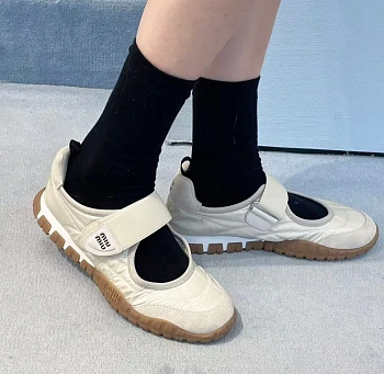 Кроссовки Женские Miu Miu 24018