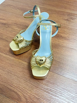 Босоножки Женские Valentino 10994249