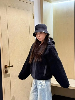 Куртки И Пуховики Женские Canada Goose 843400