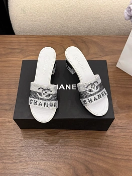 Сандалии Женские Chanel 11559176