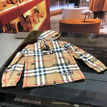 Куртки Женские Burberry 6179