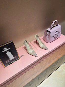 Туфли Женские Christian Louboutin 4743772