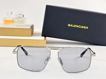 Очки Balenciaga 13389357