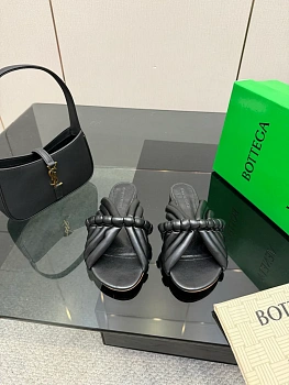 Шлепанцы Женские Bottega Veneta 9632682
