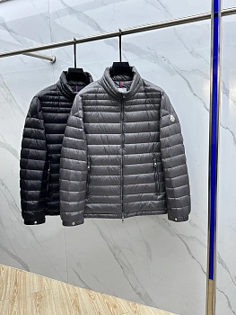 Куртки И Пуховики Мужские Moncler 2237479