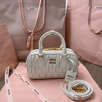 Классические Сумки Женские Miu Miu 11204052
