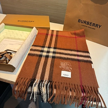 Шарфы Burberry 240439