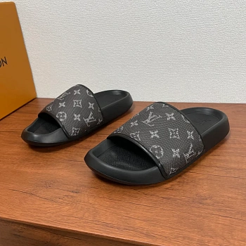 Шлепанцы Женские Louis Vuitton 74072